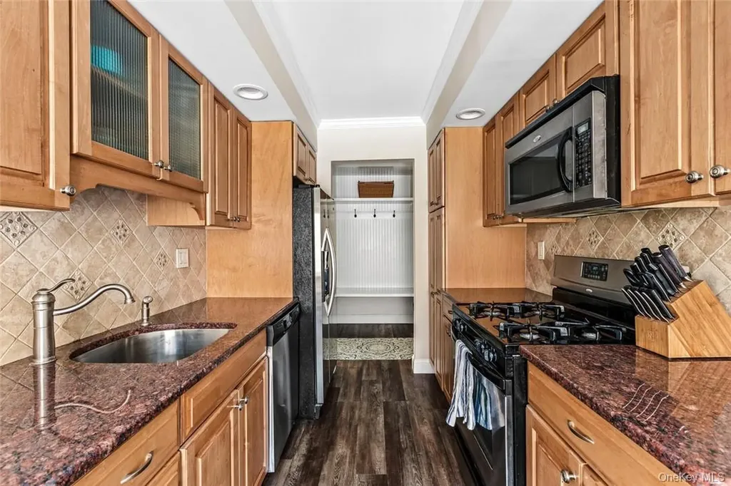 39 Foxwood Circle Mount Kisco NY 10549