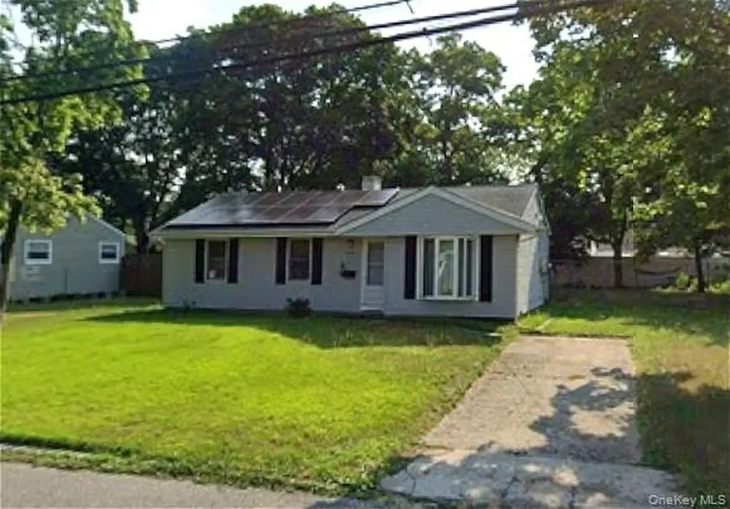2905 Eagle Avenue Medford NY 11763