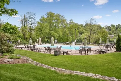 24 Leisure Way Mohegan Lake NY 10547