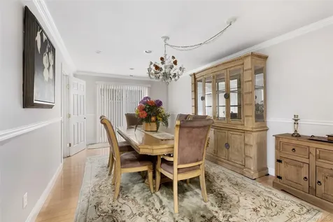 24 Leisure Way Mohegan Lake NY 10547