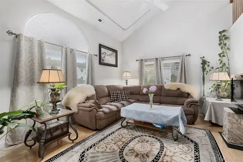 24 Leisure Way Mohegan Lake NY 10547