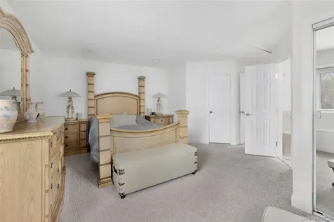 24 Leisure Way Mohegan Lake NY 10547