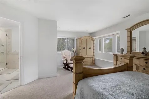 24 Leisure Way Mohegan Lake NY 10547