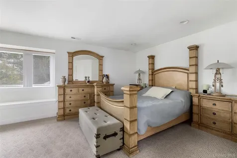 24 Leisure Way Mohegan Lake NY 10547
