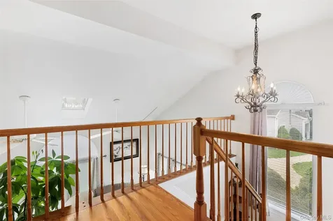 24 Leisure Way Mohegan Lake NY 10547
