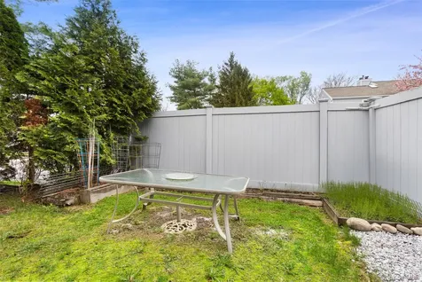 24 Leisure Way Mohegan Lake NY 10547