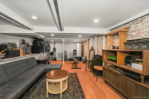 365 Old Mamaroneck Road White Plains NY 10605
