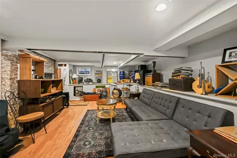 365 Old Mamaroneck Road White Plains NY 10605