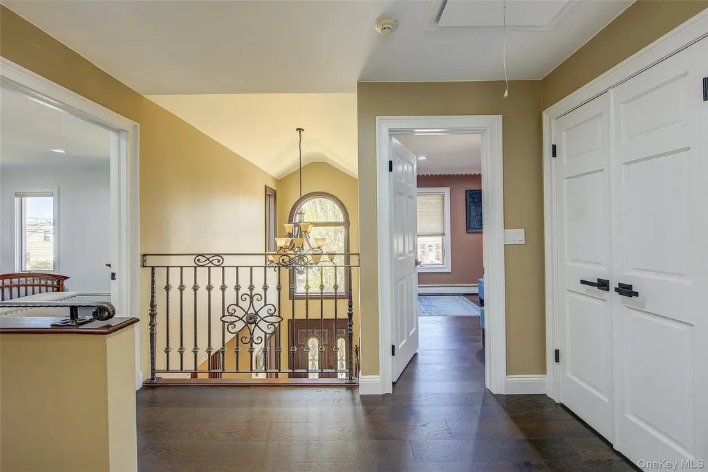 201-04 24th Road Bayside NY 11360