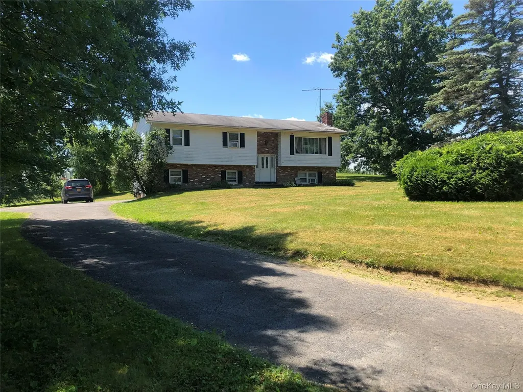13 Schoonmaker Drive Gardiner NY 12525