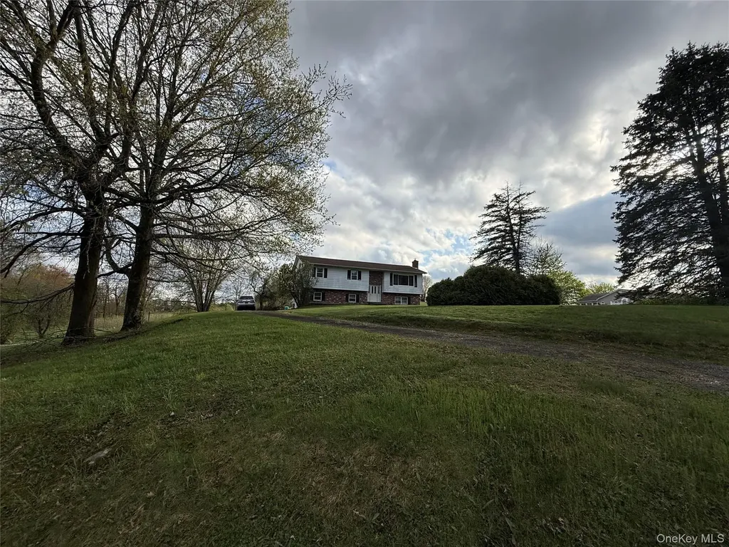 13 Schoonmaker Drive Gardiner NY 12525