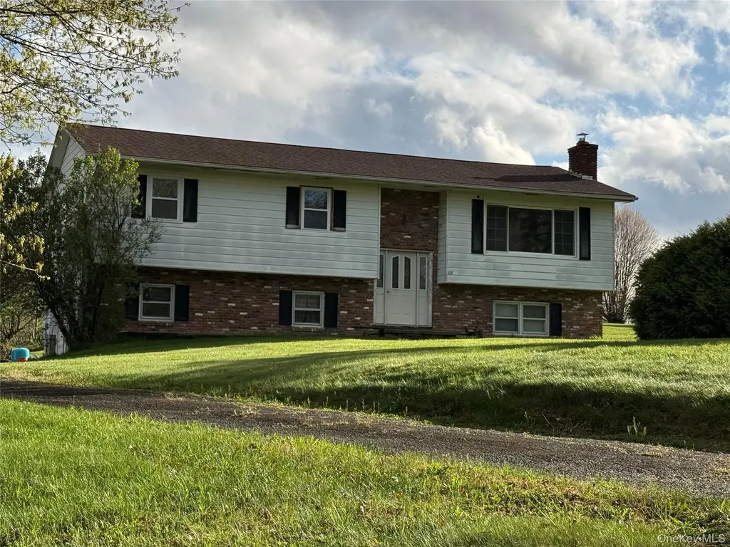 13 Schoonmaker Drive Gardiner NY 12525