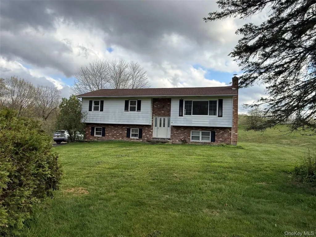 13 Schoonmaker Drive Gardiner NY 12525