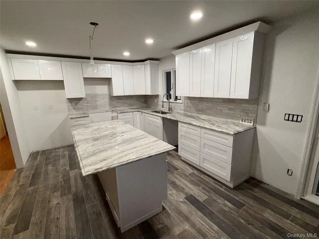 13 Schoonmaker Drive Gardiner NY 12525