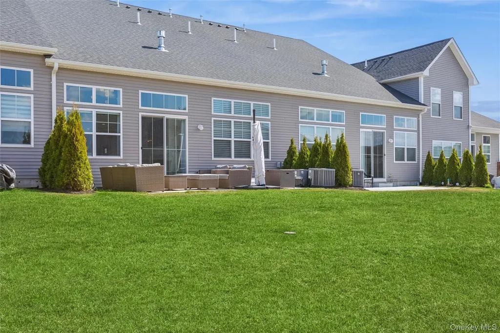 216 Belmont Circle Yaphank NY 11980