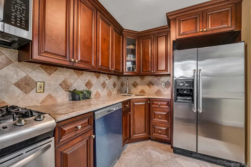 44 Terrace Circle Great Neck NY 11021