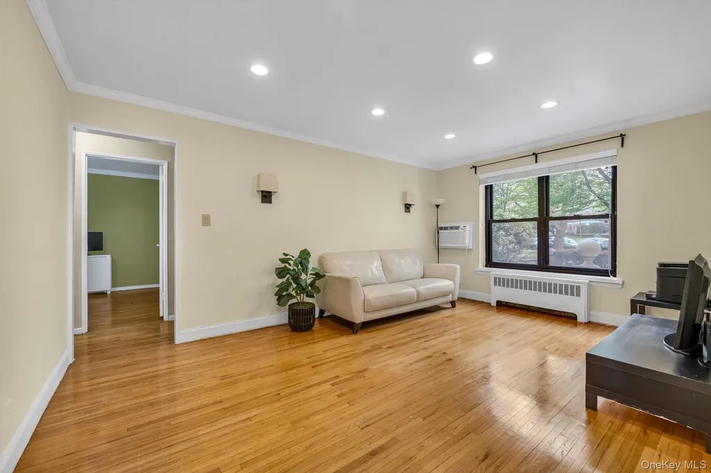 44 Terrace Circle Great Neck NY 11021