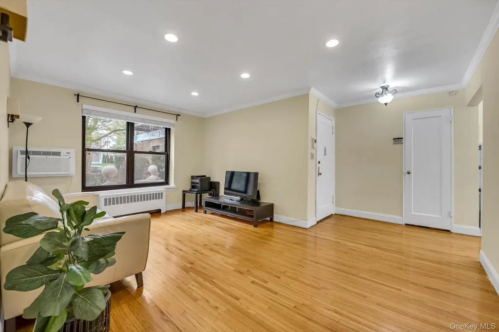 44 Terrace Circle Great Neck NY 11021