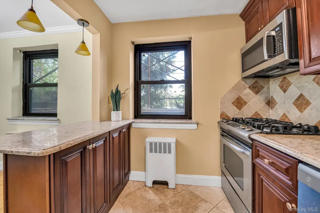 44 Terrace Circle Great Neck NY 11021