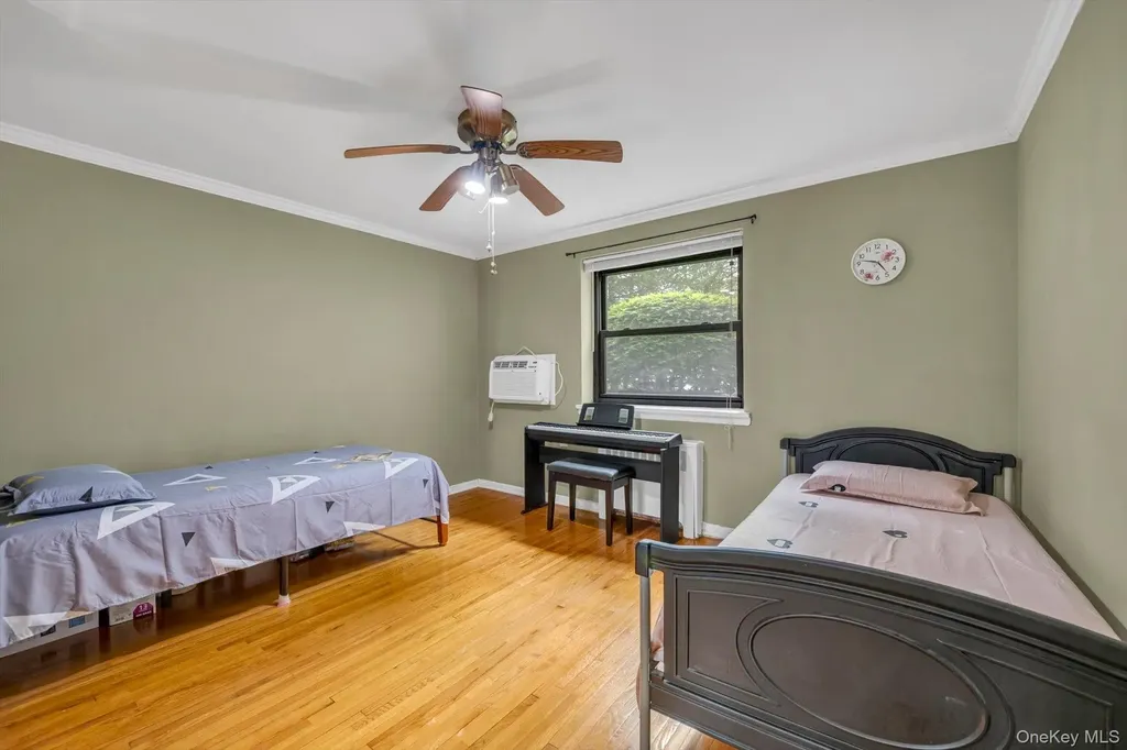 44 Terrace Circle Great Neck NY 11021