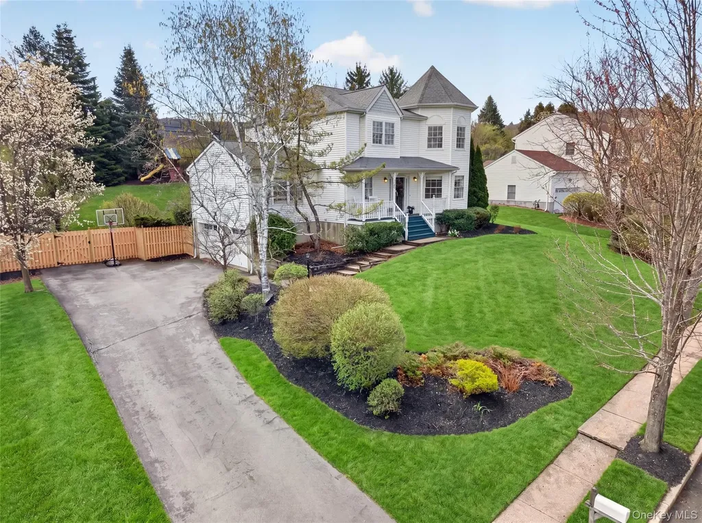 13 William Close Warwick NY 10990
