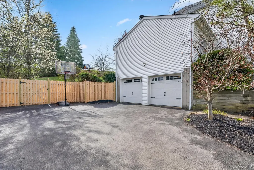 13 William Close Warwick NY 10990