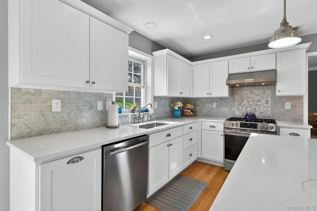 13 William Close Warwick NY 10990