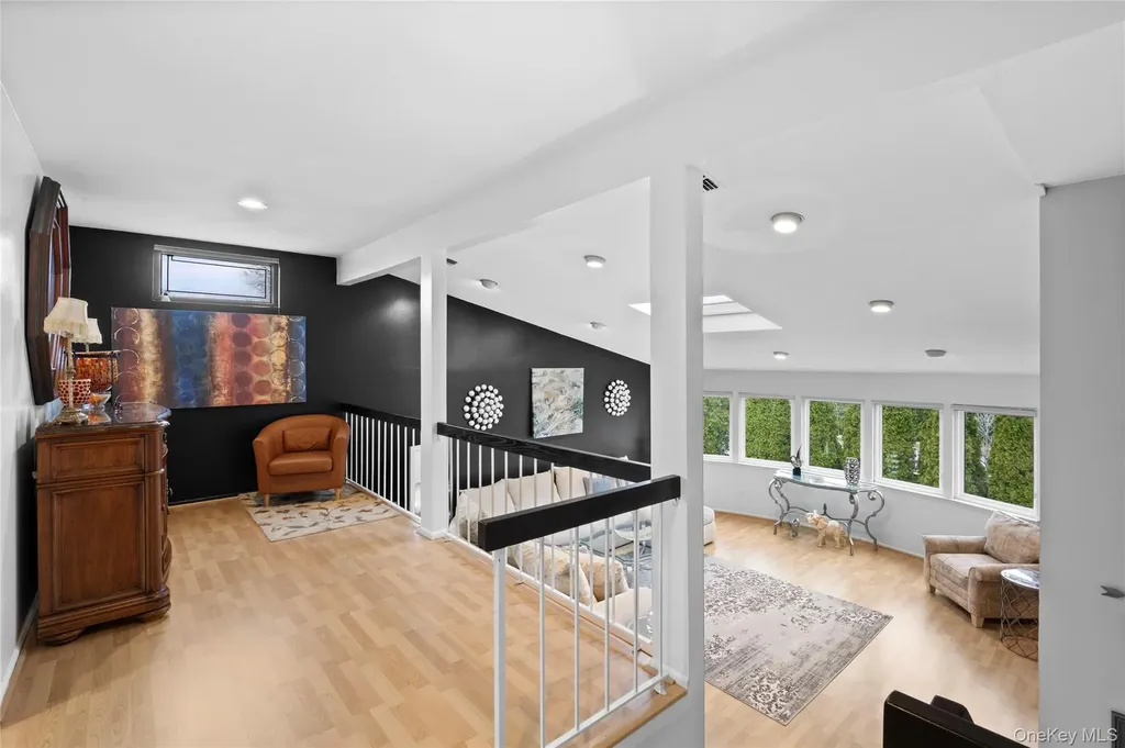 19 Jacob Road Plainview NY 11803