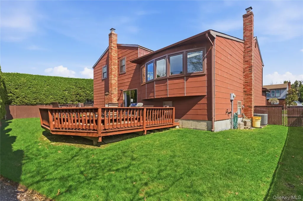 19 Jacob Road Plainview NY 11803