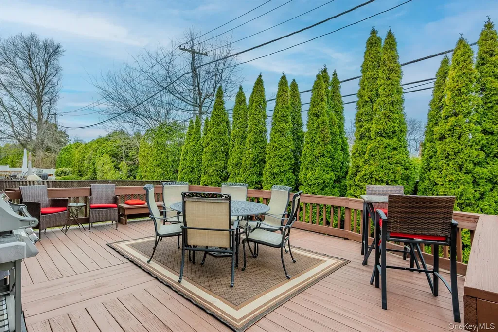 19 Jacob Road Plainview NY 11803