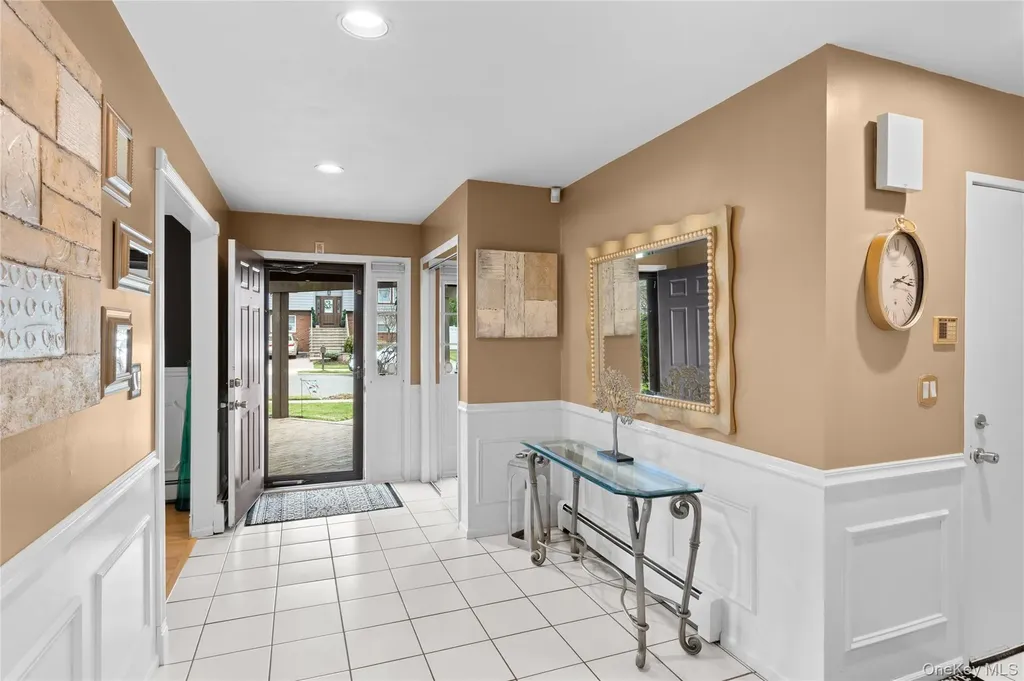 19 Jacob Road Plainview NY 11803