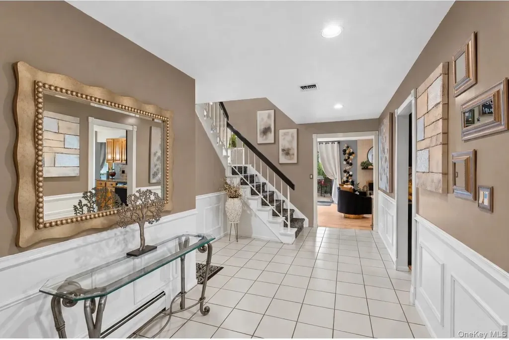 19 Jacob Road Plainview NY 11803
