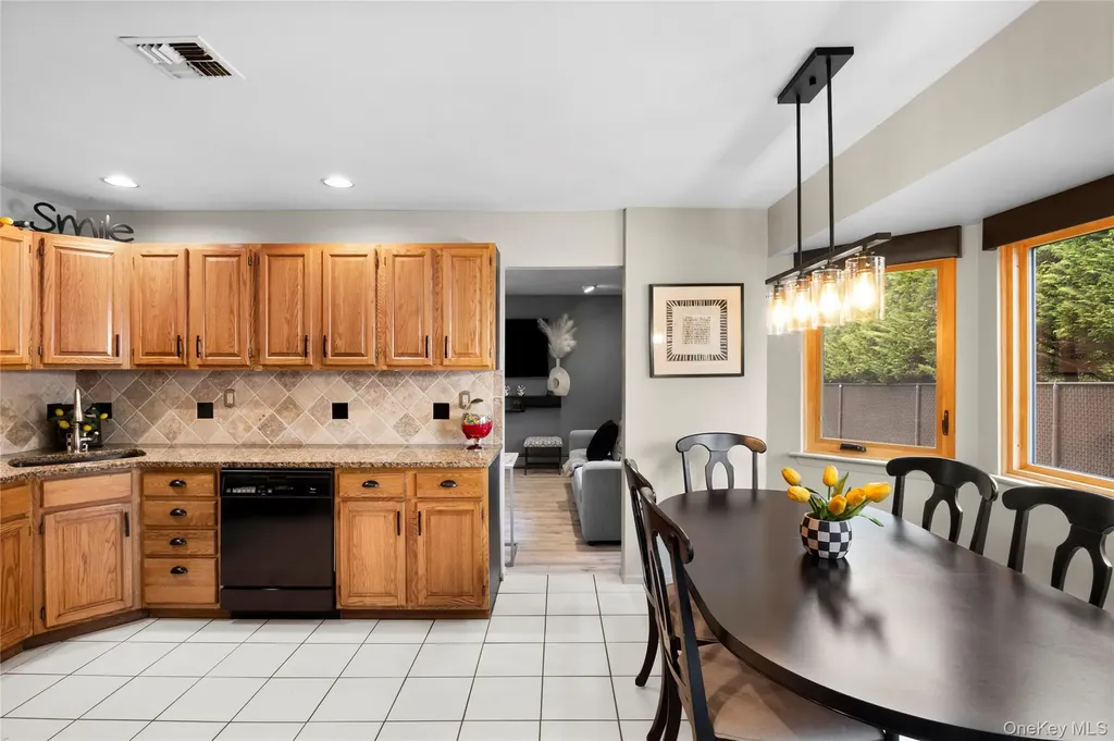 19 Jacob Road Plainview NY 11803
