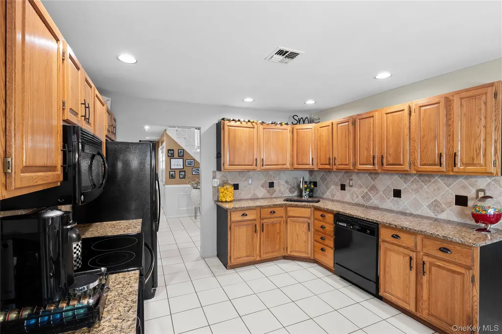 19 Jacob Road Plainview NY 11803