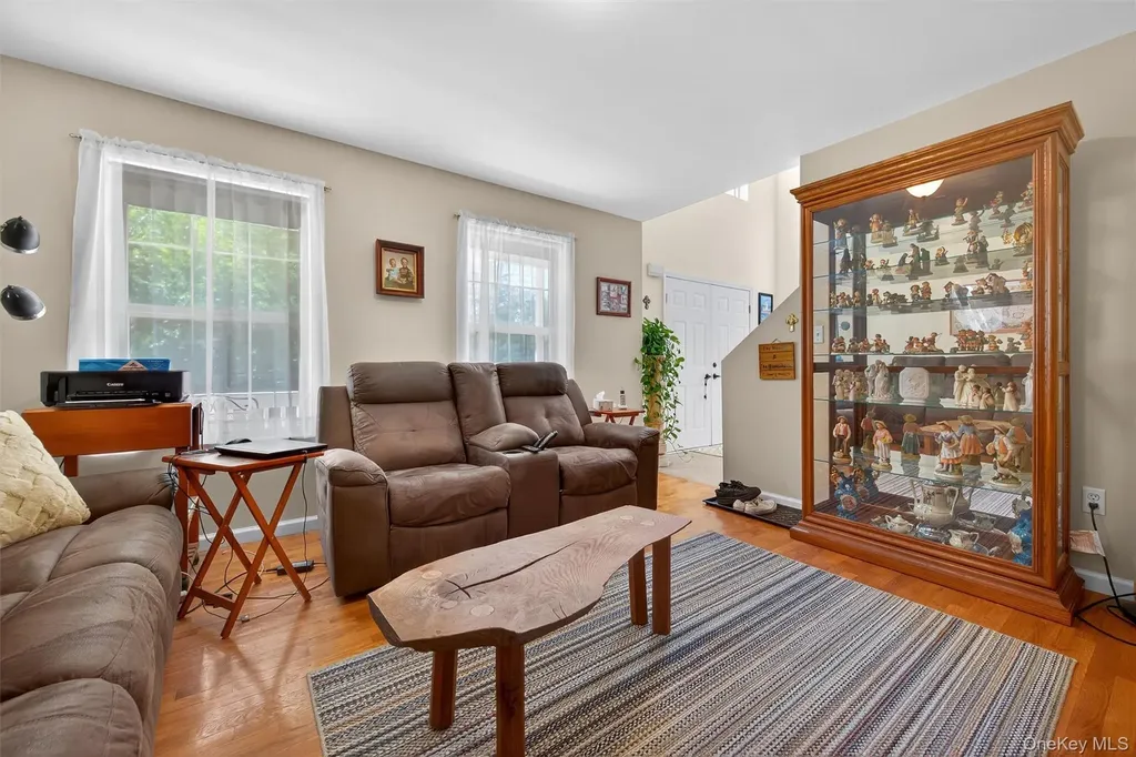 20 Bristol Circle Rock Hill NY 12775