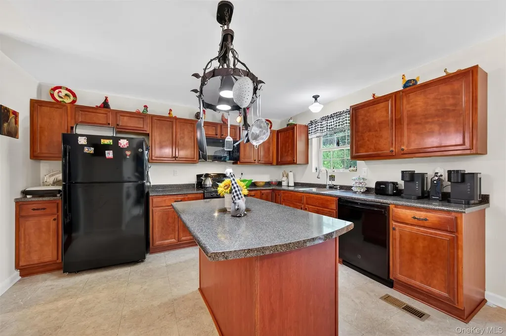 20 Bristol Circle Rock Hill NY 12775
