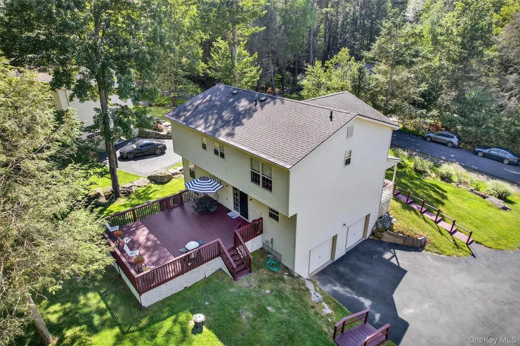 20 Bristol Circle Rock Hill NY 12775