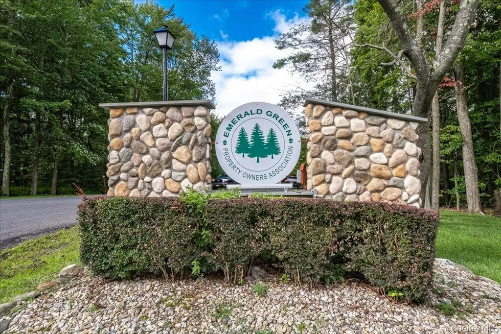 20 Bristol Circle Rock Hill NY 12775