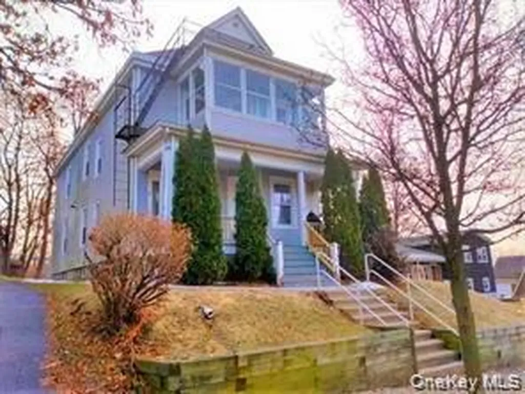 37 Roosevelt Avenue Poughkeepsie NY 12601