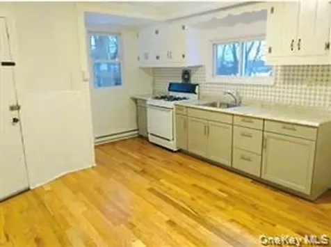 37 Roosevelt Avenue Poughkeepsie NY 12601