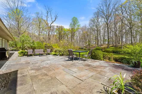 60 Old Aspetong Road Katonah NY 10536
