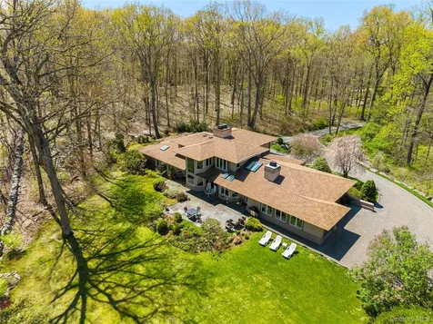 60 Old Aspetong Road Katonah NY 10536