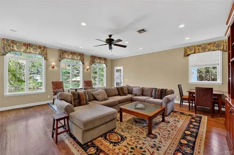 301 Bear Ridge Road Pleasantville NY 10570
