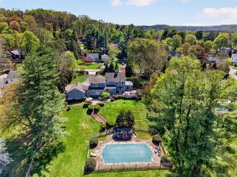 301 Bear Ridge Road Pleasantville NY 10570