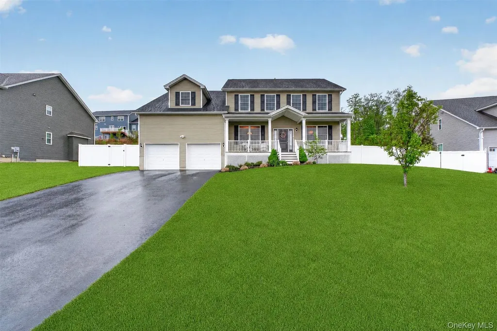 153 Stratford Drive Poughkeepsie NY 12603