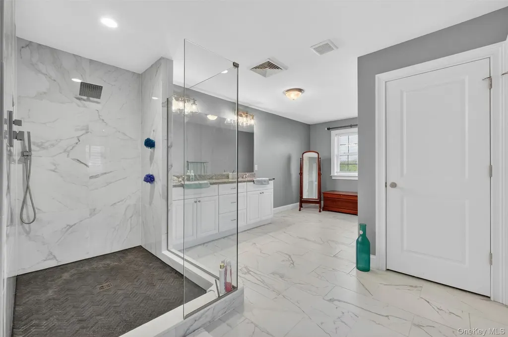 153 Stratford Drive Poughkeepsie NY 12603