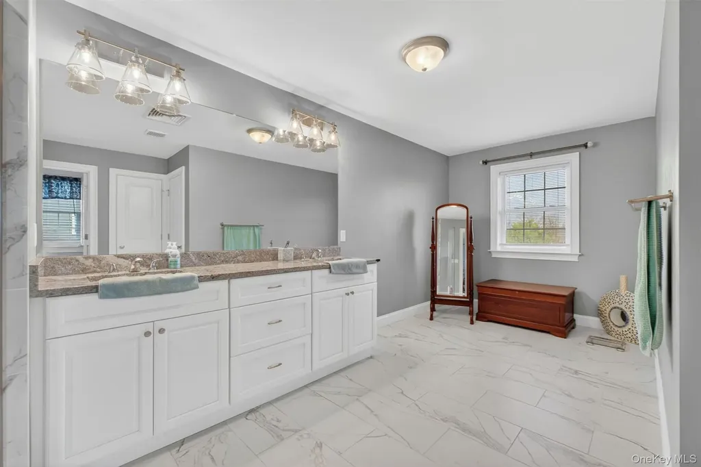 153 Stratford Drive Poughkeepsie NY 12603