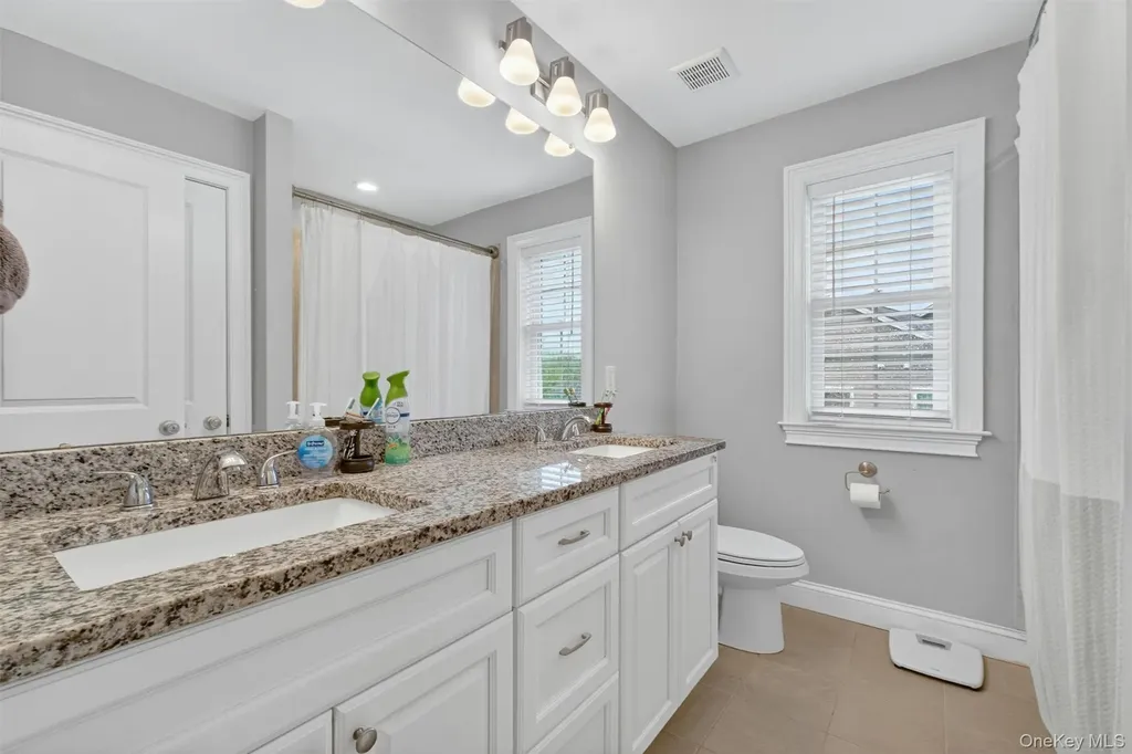 153 Stratford Drive Poughkeepsie NY 12603