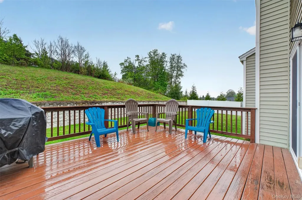 153 Stratford Drive Poughkeepsie NY 12603
