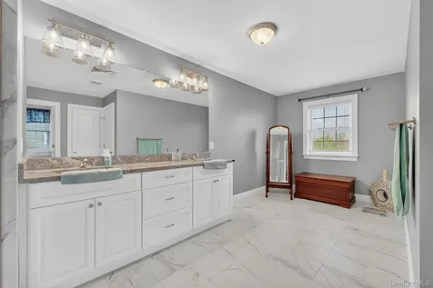 153 Stratford Drive Poughkeepsie NY 12603